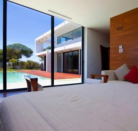 Sleeps 8 Pool Air Con T480141 *