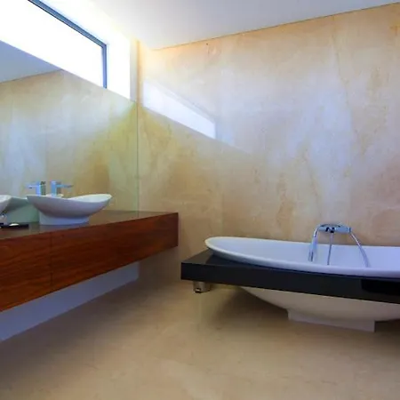 Sleeps 8 Pool Air Con T480141