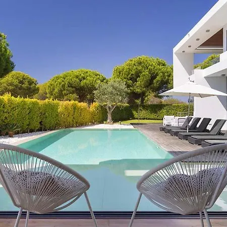 Villa Sleeps 8 Pool Air Con T480141