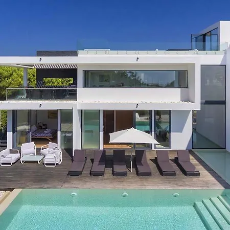 Villa Sleeps 8 Pool Air Con T480141